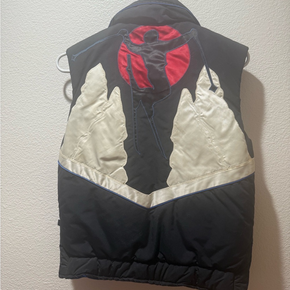 Vintage Heat Wave Black Vest with Colorful Skier Patch Rare